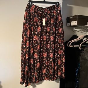 NWT Max Studio maxi skirt chiffon pleated size 3x stretchy waist plus size